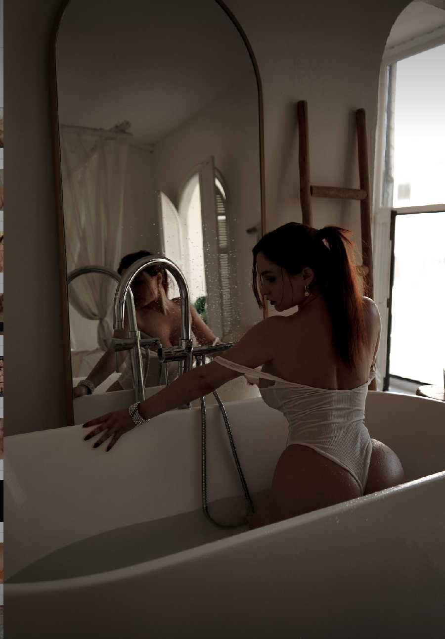 A playful frame from Miranda Faith nude — online in Gwangju