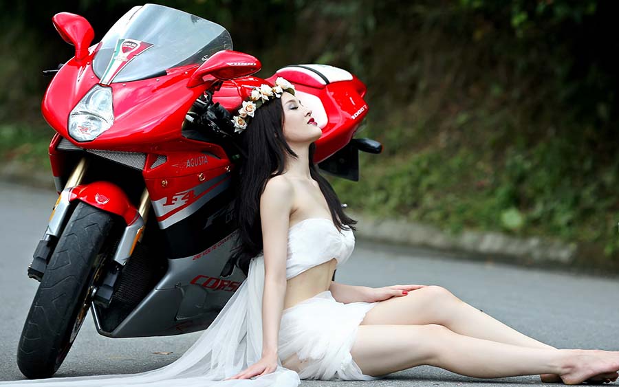Beautiful girls and motorcycles in Gwangju