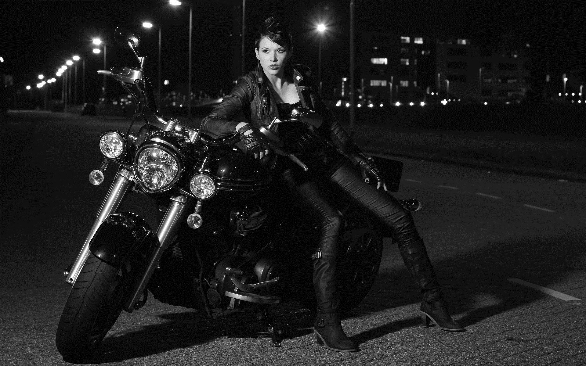 Photo Beautiful girls and motorcycles in Gwangju
