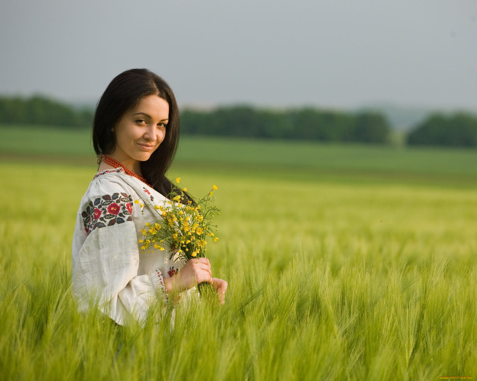 Women in Slavic costumes in Gwangju