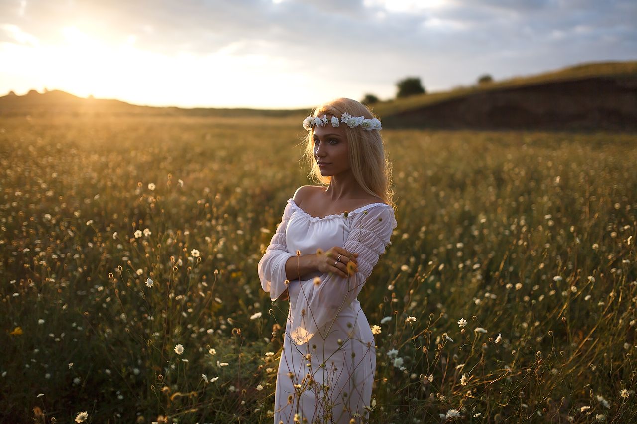 Girls in Slavic costumes in Gwangju