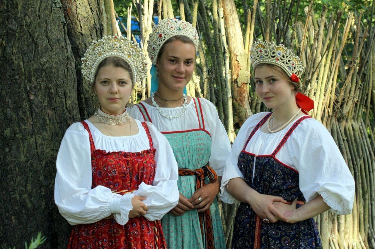 Sexy model Girls in Slavic costumes in Gwangju